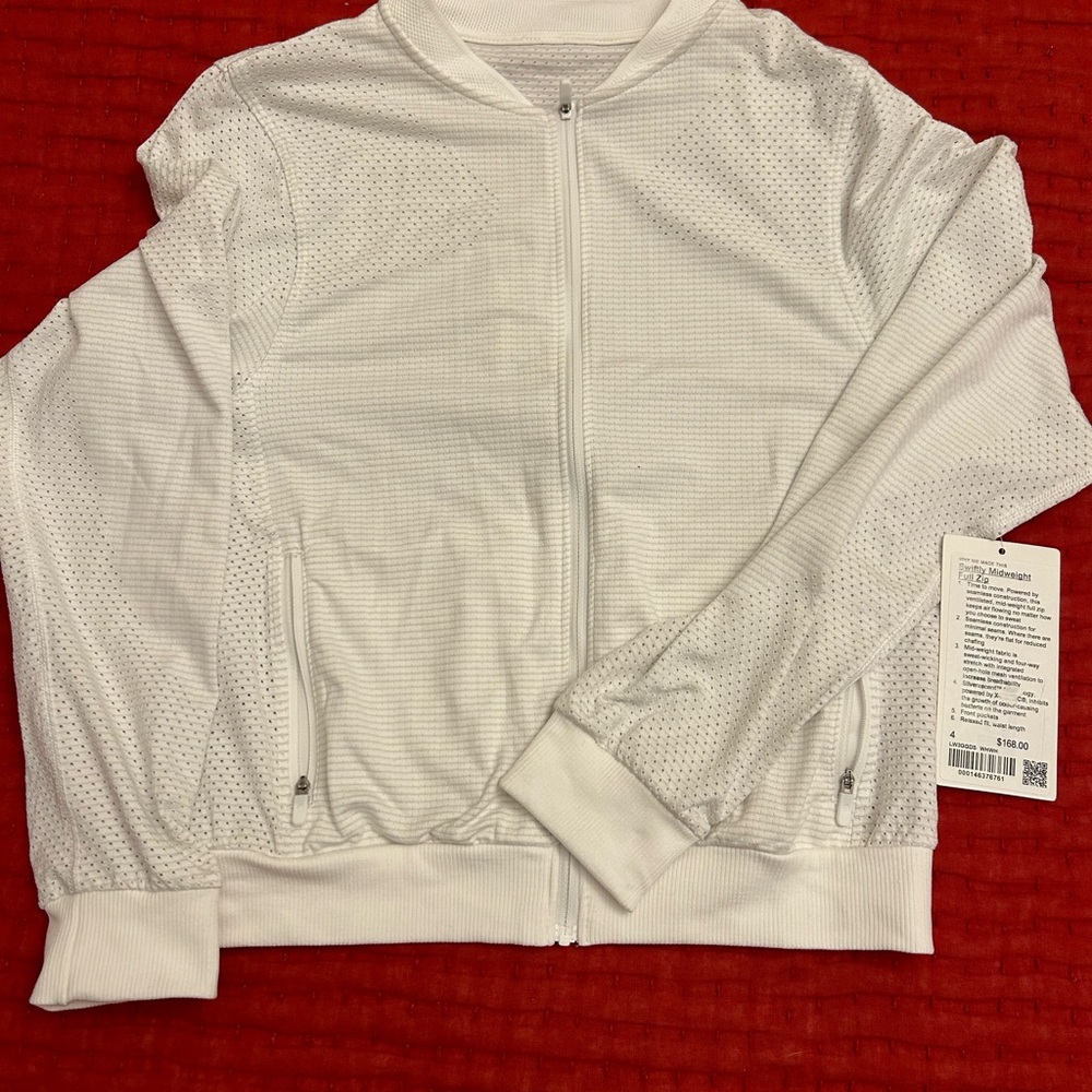 Lulu Lemon 
Swiftly Midweight Fullzip